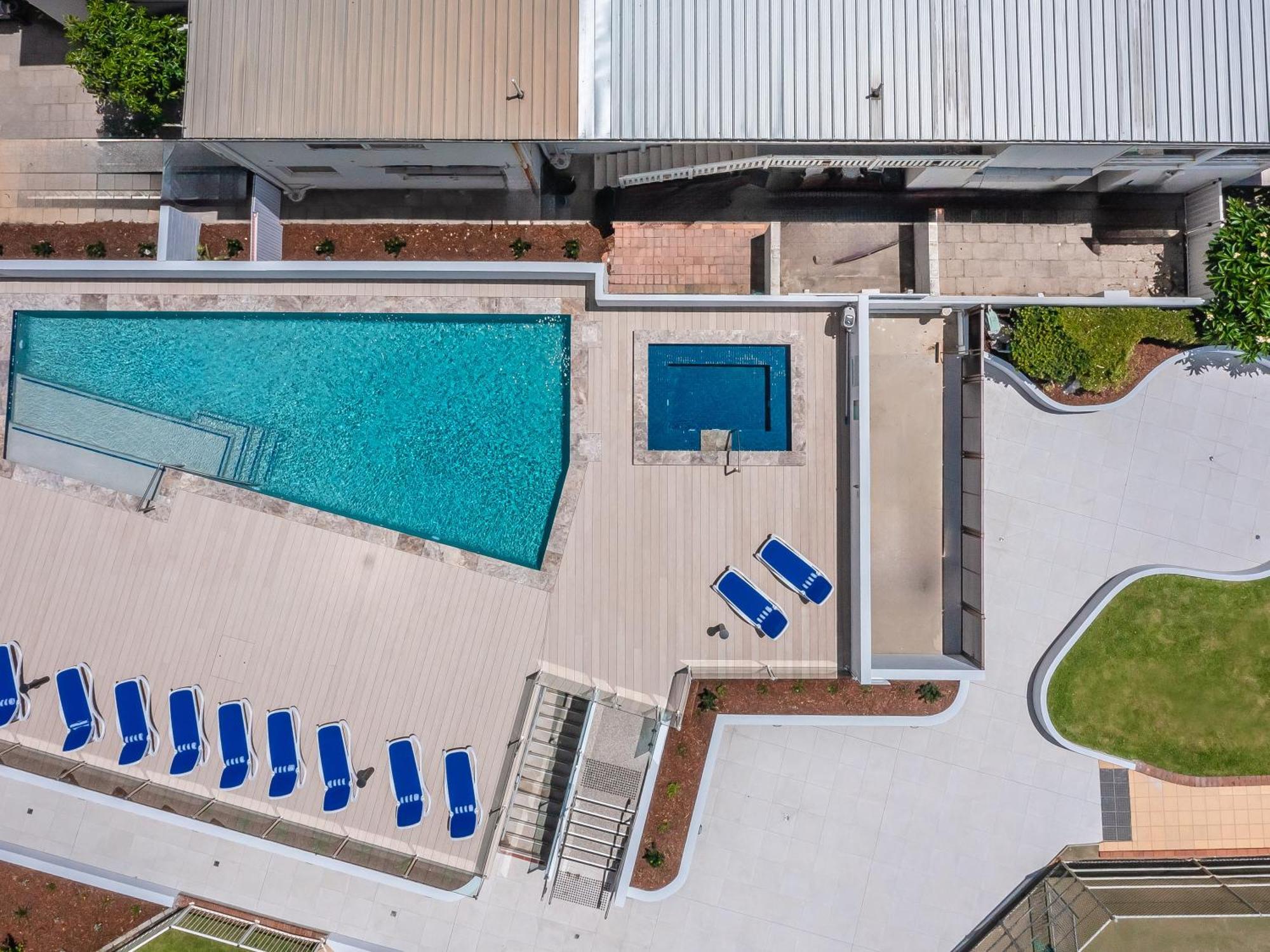 Breakers North Absolute Beachfront Apartments - Official Χρυσή Ακτή Εξωτερικό φωτογραφία